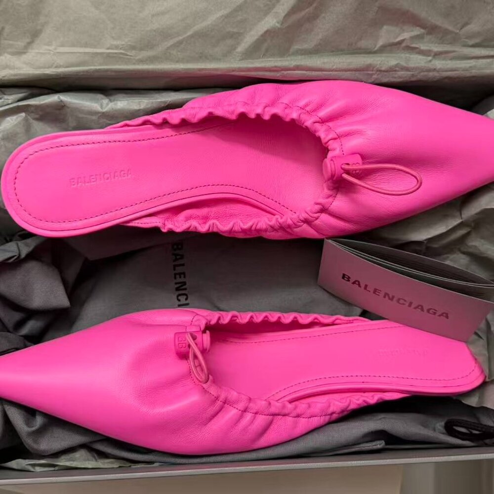 BALENCIAGA Scrunch Knife Leather Kitten Heel Mules